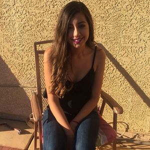 Meet your Posher, Esmeralda